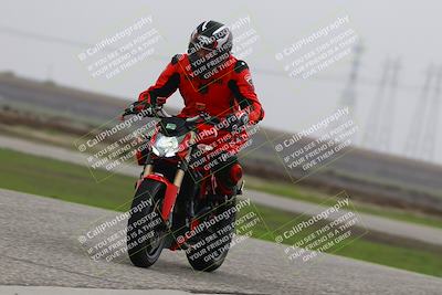 media/Nov-29-2025-TrackDaz (Sat) [[10ae2d9bce]]/B Group/Session 4 (Wheelie Bump)/